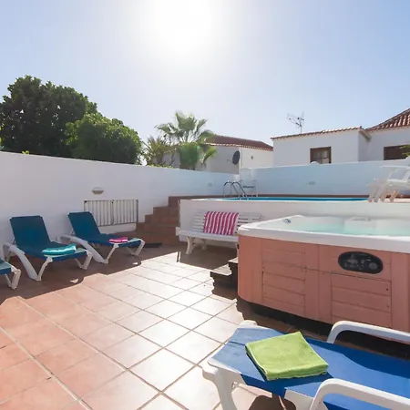 In Americas Private Pool Hot Tub